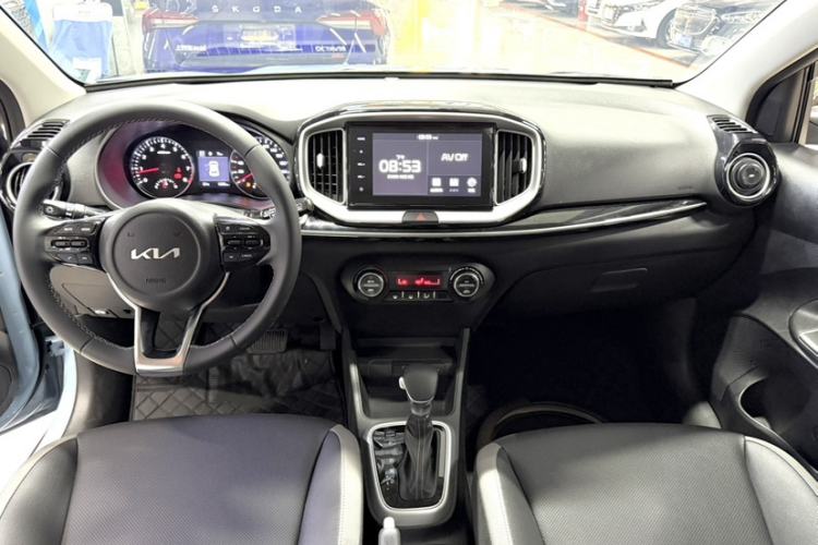 Used Kia kx1 Stonic 2026 Model 1.4L Sunroof Edition Interior 2