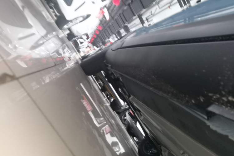 Used Kia kx1 Stonic 2026 Model 1.4L Sunroof Edition Right Side Sill