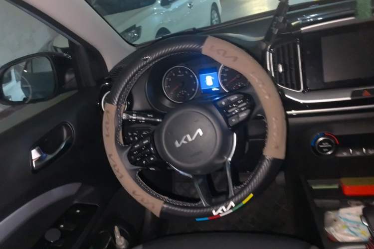 Used Kia kx1 Stonic 2026 Model 1.4L Sunroof Edition Steering Wheel