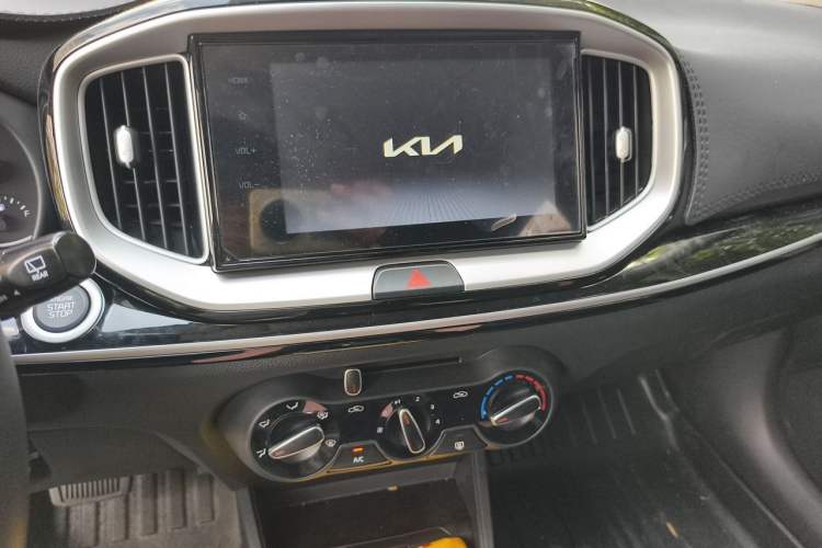 Used Kia kx1 Stonic 2026 Model 1.4L Fun Enjoyment Automatic Edition Audio And AC Panel