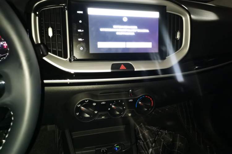 Used Kia kx1 Stonic 2026 Model 1.4L Fun Enjoyment Automatic Edition Audio And AC Panel