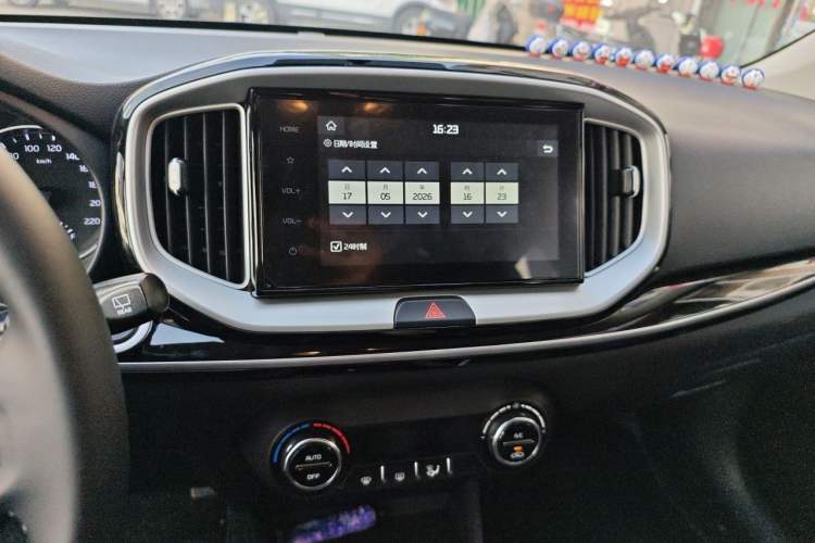 Used Kia kx1 Stonic 2026 Model 1.4L Sunroof Edition Audio And AC Panel