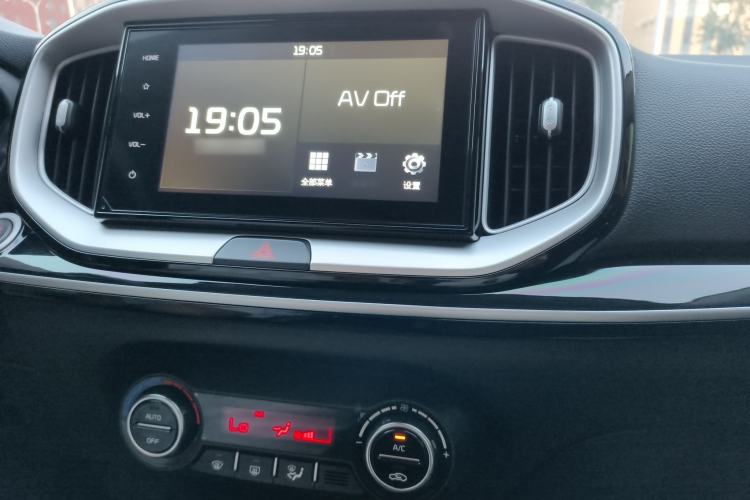 Used Kia kx1 Stonic 2026 Model 1.4L Sunroof Edition Audio And AC Panel