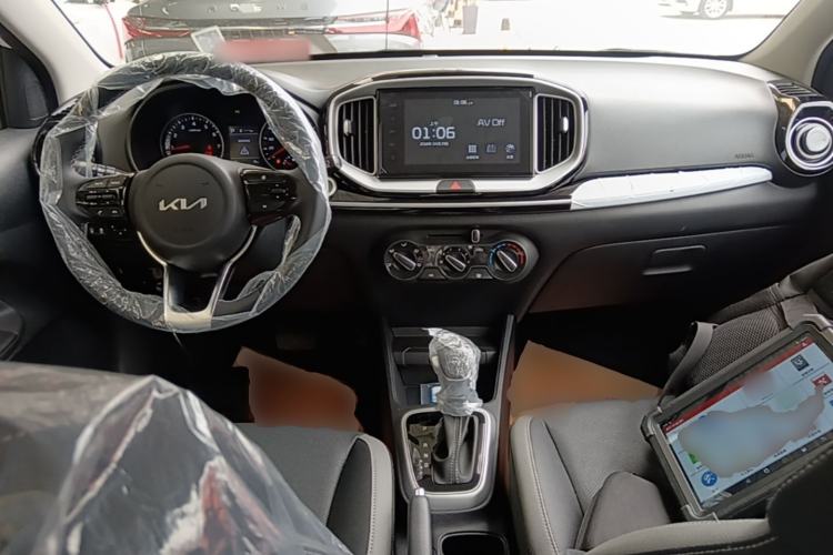 Used Kia kx1 Stonic 2026 Model 1.4L Fun Enjoyment Automatic Edition Center Console