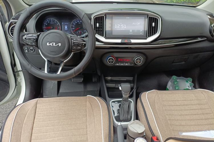 Used Kia kx1 Stonic 2026 Model 1.4L Sunroof Edition Center Console