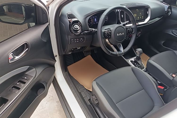 Used Kia kx1 Stonic 2026 Model 1.4L Sunroof Edition Driver Seat
