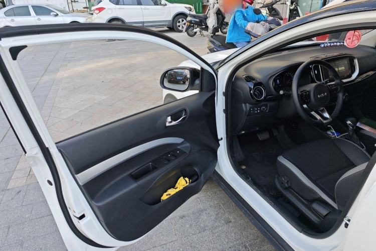 Used Kia kx1 Stonic 2026 Model 1.4L Sunroof Edition Driver Seat