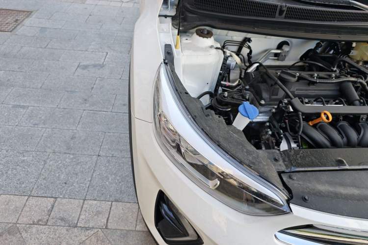 Used Kia kx1 Stonic 2026 Model 1.4L Sunroof Edition Engine Bay Right