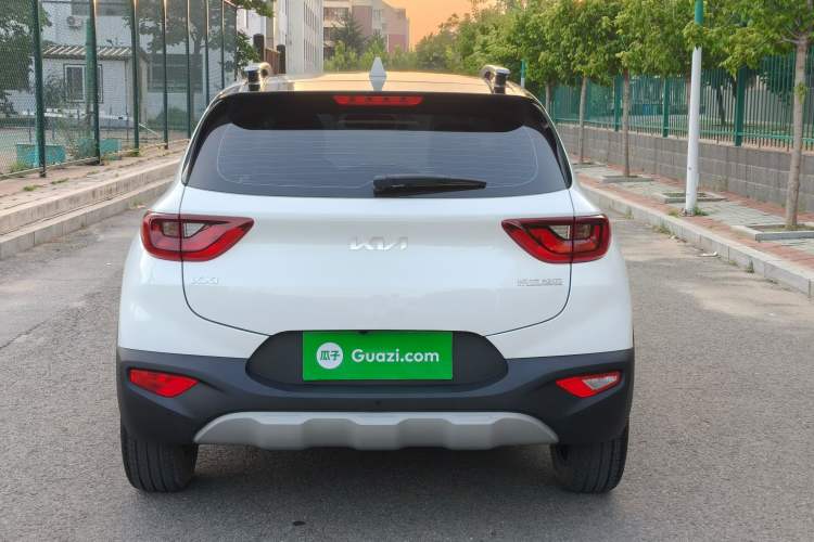 Used Kia kx1 Stonic 2026 Model 1.4L Sunroof Edition Exterior 4