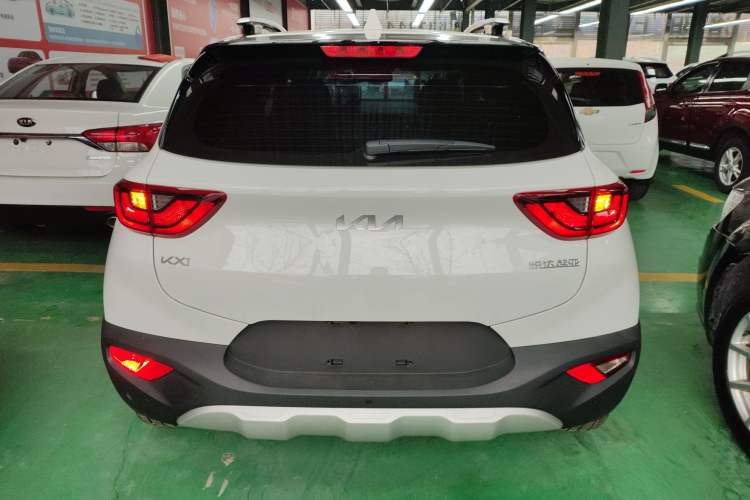 Used Kia kx1 Stonic 2026 Model 1.4L Sunroof Edition Exterior 4