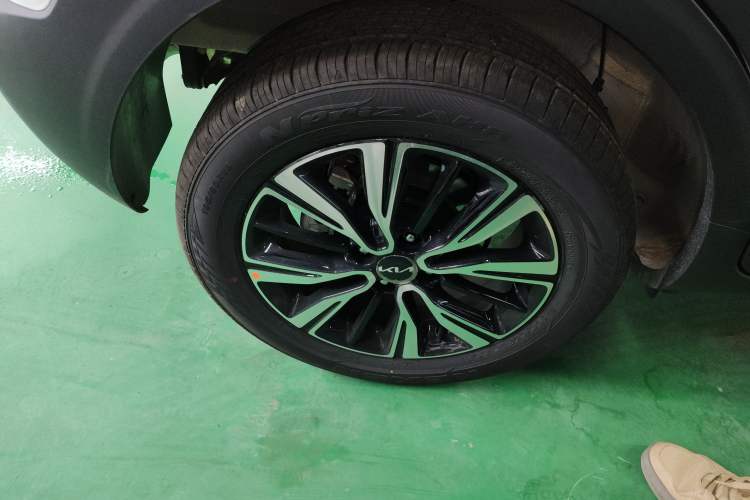 Used Kia kx1 Stonic 2026 Model 1.4L Sunroof Edition Exterior 8