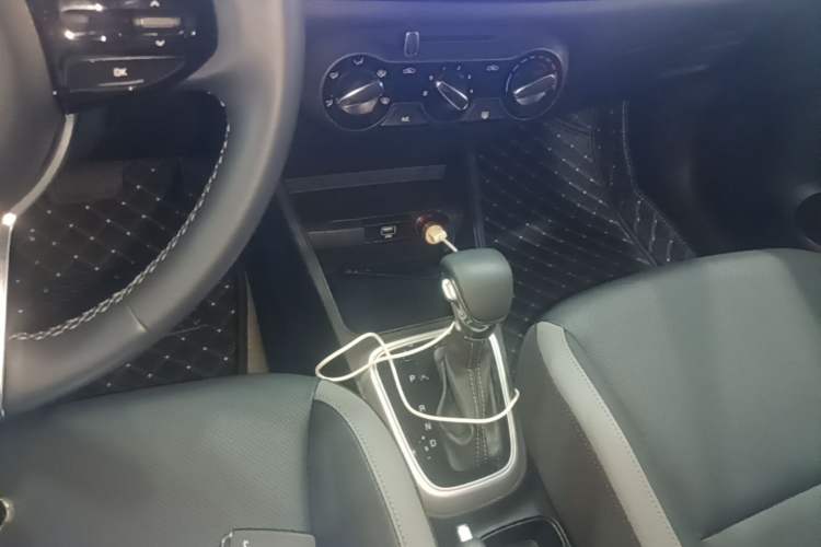 Used Kia kx1 Stonic 2026 Model 1.4L Fun Enjoyment Automatic Edition Gear Lever