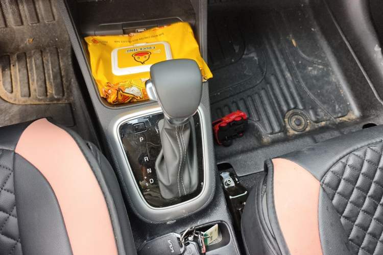 Used Kia kx1 Stonic 2026 Model 1.4L Fun Enjoyment Automatic Edition Gear Lever
