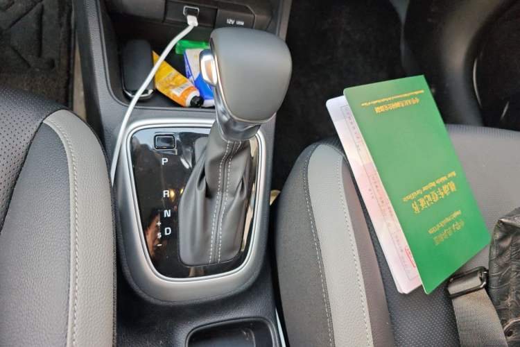 Used Kia kx1 Stonic 2026 Model 1.4L Sunroof Edition Gear Lever