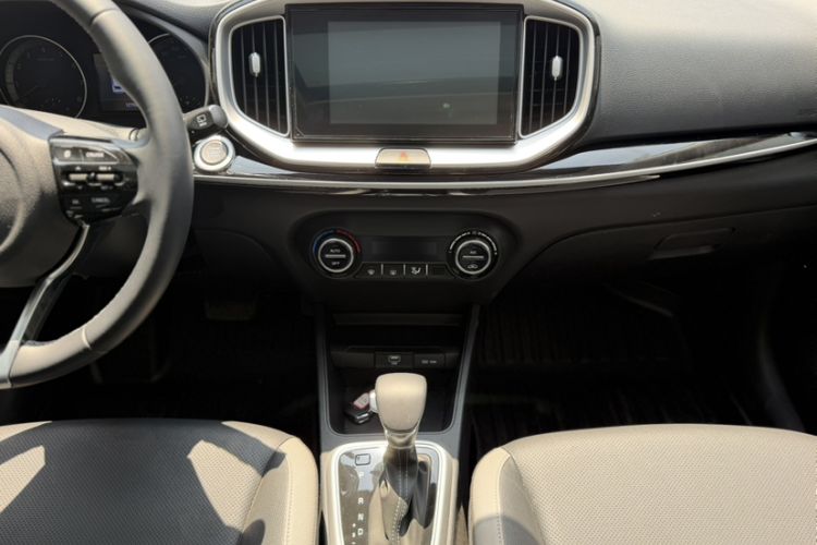 Used Kia kx1 Stonic 2026 Model 1.4L Sunroof Edition Gear Lever