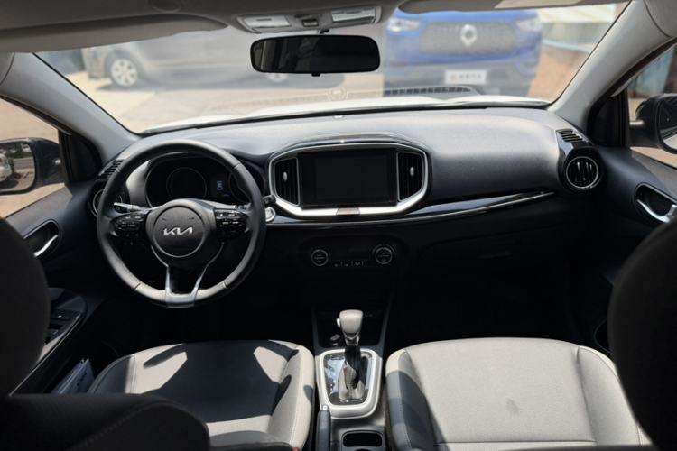 Used Kia kx1 Stonic 2026 Model 1.4L Sunroof Edition Interior 1