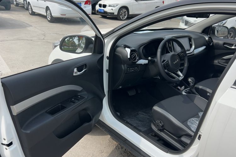 Used Kia kx1 Stonic 2026 Model 1.4L Sunroof Edition Interior 1