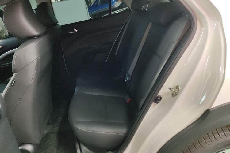 Used Kia kx1 Stonic 2026 Model 1.4L Sunroof Edition Interior 4