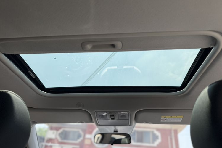 Used Kia kx1 Stonic 2026 Model 1.4L Sunroof Edition Interior 5