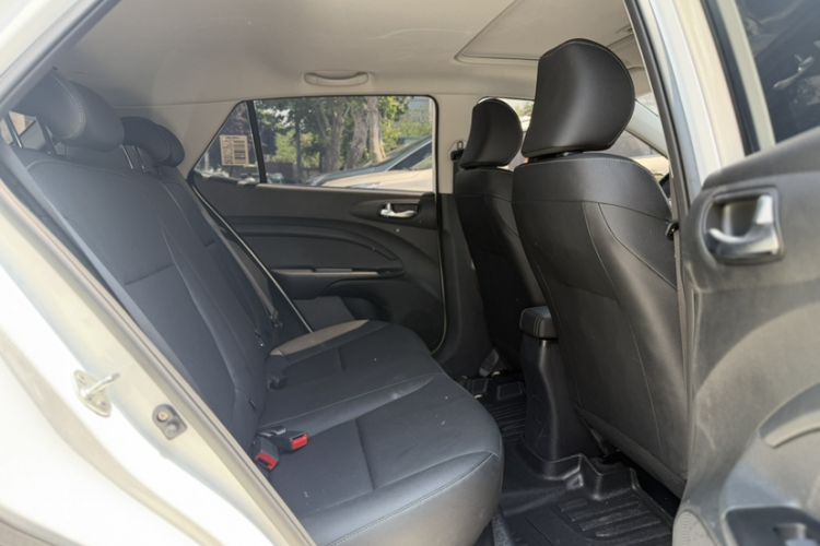 Used Kia kx1 Stonic 2026 Model 1.4L Sunroof Edition Interior 7