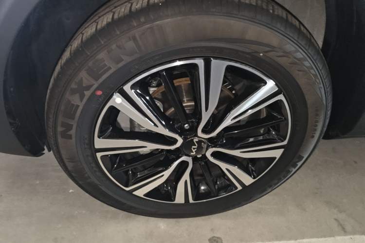 Used Kia kx1 Stonic 2026 Model 1.4L Sunroof Edition Left Front Wheel Hub