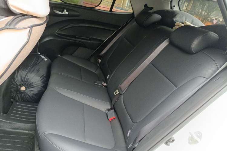 Used Kia kx1 Stonic 2026 Model 1.4L Sunroof Edition Left Rear Seat