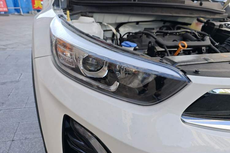 Used Kia kx1 Stonic 2026 Model 1.4L Sunroof Edition Right Front Headlight