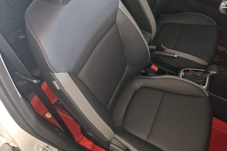 Used Kia kx1 Stonic 2026 Model 1.4L Sunroof Edition Right Front Seat