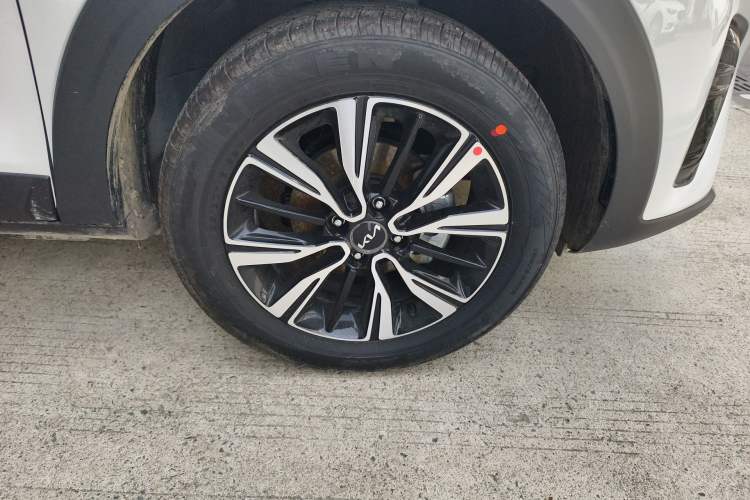 Used Kia kx1 Stonic 2026 Model 1.4L Sunroof Edition Right Front Wheel Hub