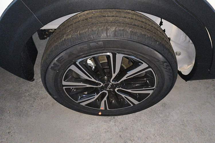 Used Kia kx1 Stonic 2026 Model 1.4L Sunroof Edition Right Rear Wheel Hub
