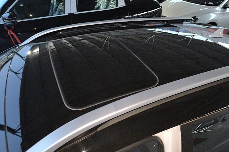 Used Kia kx1 Stonic 2026 Model 1.4L Sunroof Edition Roof