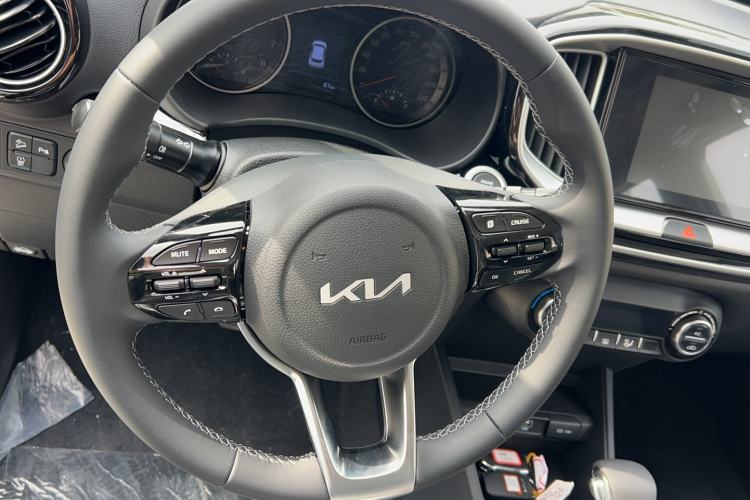 Used Kia kx1 Stonic 2026 Model 1.4L Sunroof Edition Steering Wheel