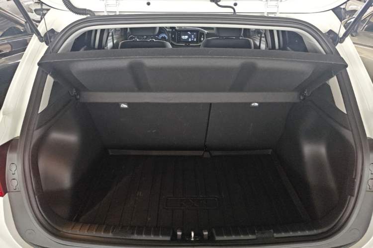 Used Kia kx1 Stonic 2026 Model 1.4L Sunroof Edition Trunk