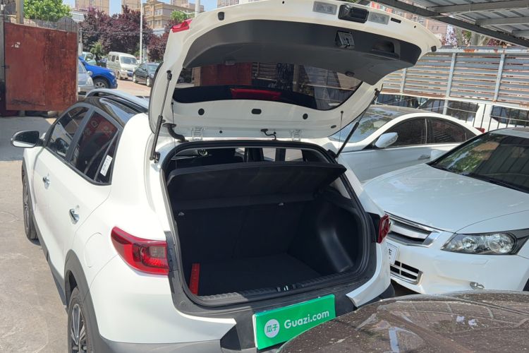 Used Kia kx1 Stonic 2026 Model 1.4L Sunroof Edition Trunk