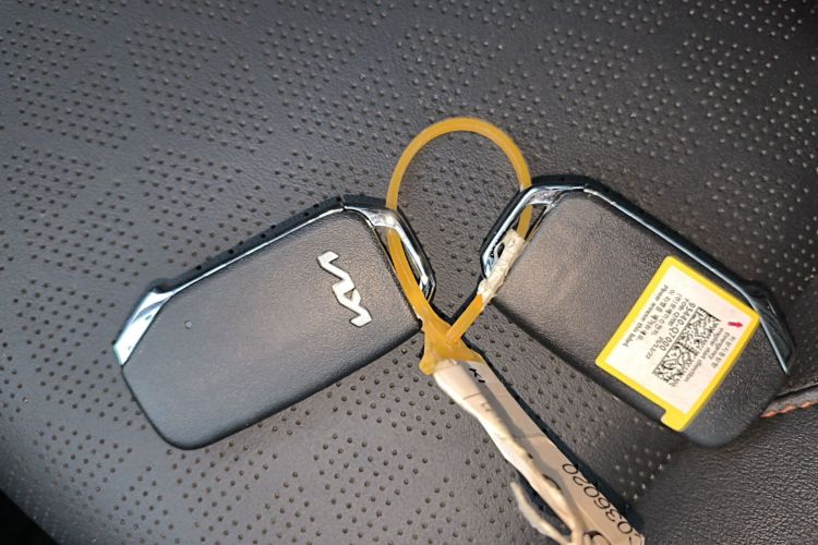 Used Kia kx1 Stonic 2026 Model 1.4L Sunroof Edition Vehicle Key