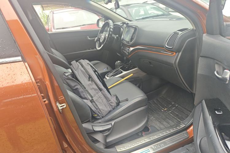 Used Kia KX3 2015 1.6L Automatic Two-Wheel Drive DLX Right Front Seat