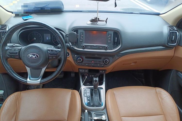 Used Kia KX3 2015 2.0L Automatic 4x4 PRM Center Console