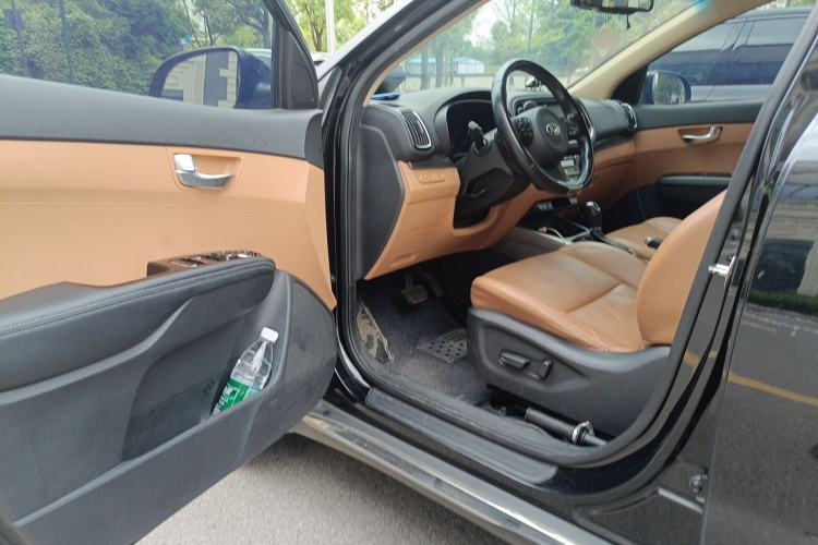 Used Kia KX3 2015 2.0L Automatic 4x4 PRM Driver Seat