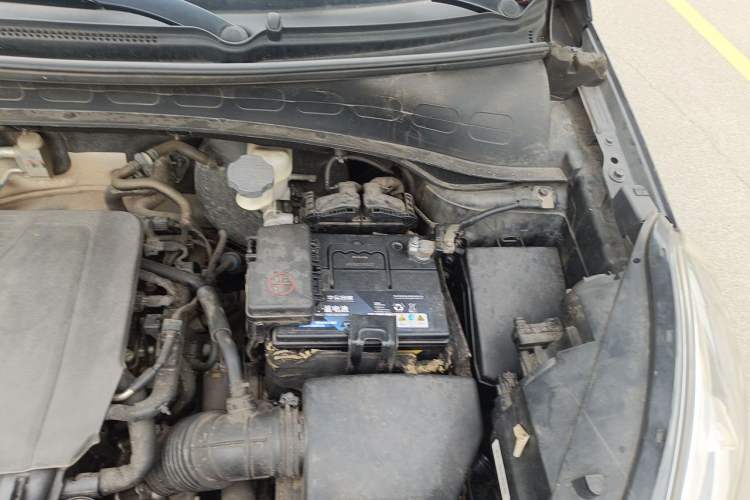 Used Kia KX3 2015 2.0L Automatic 4x4 PRM Engine Bay Left