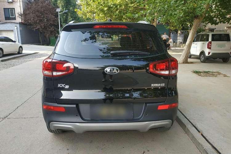 Used Kia KX3 2015 1.6L Automatic Two-Wheel Drive DLX Exterior 3