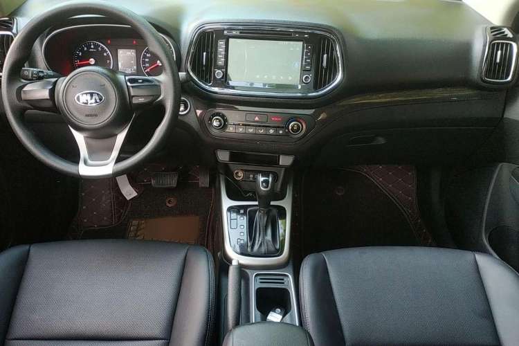 Used Kia KX3 2015 1.6L Automatic Two-Wheel Drive DLX Interior 1