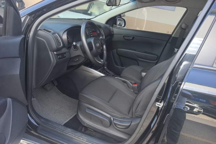 Used Kia KX3 2015 1.6L Automatic Two-Wheel Drive GLS Interior 1