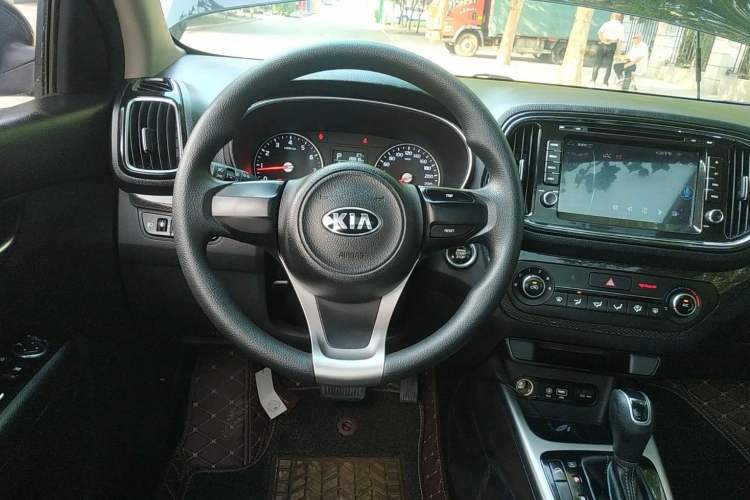 Used Kia KX3 2015 1.6L Automatic Two-Wheel Drive DLX Interior 2