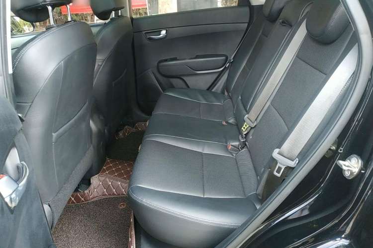 Used Kia KX3 2015 1.6L Automatic Two-Wheel Drive DLX Interior 7
