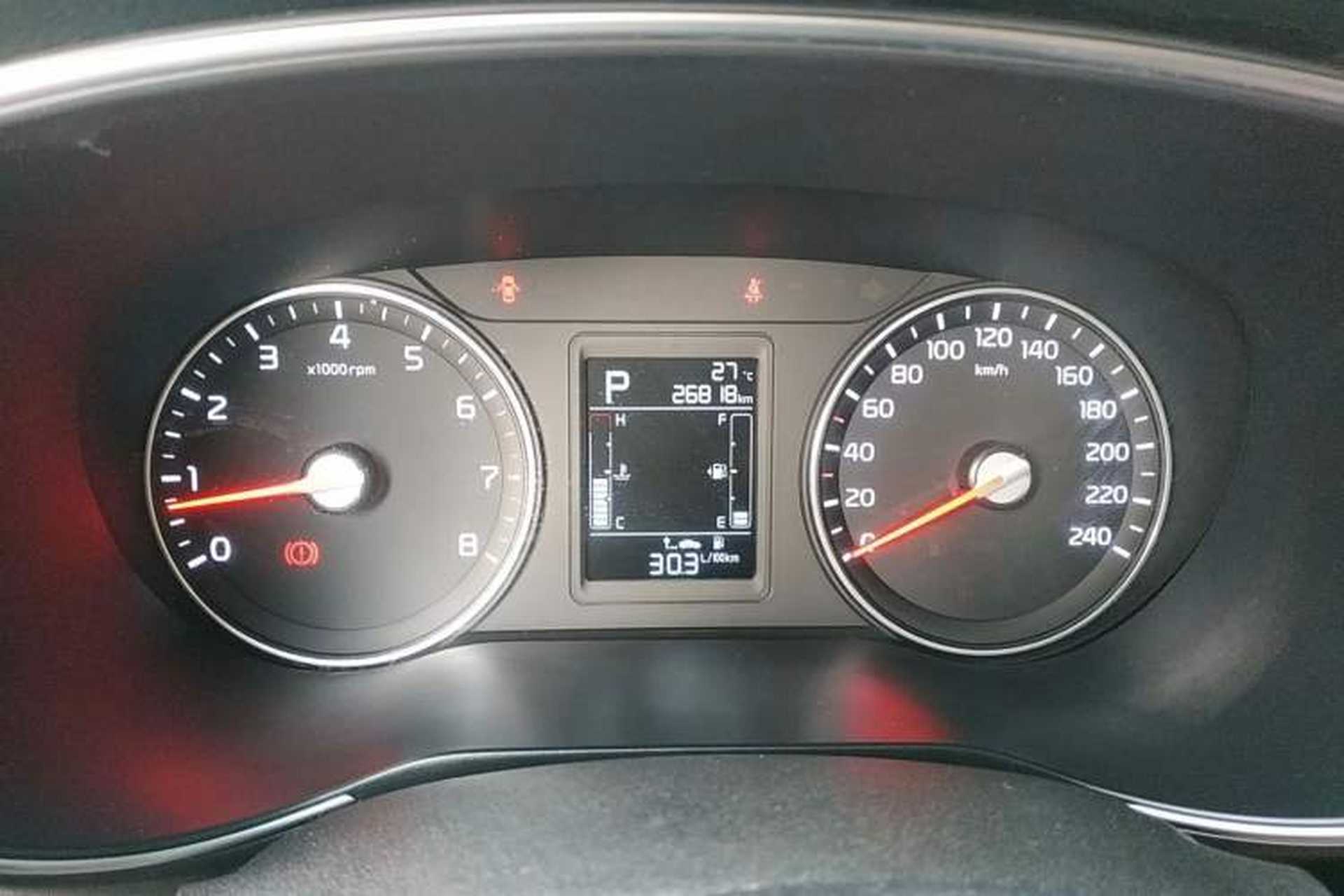 Used Kia KX3 2015 1.6L Automatic Two-Wheel Drive DLX Odometer Close Up