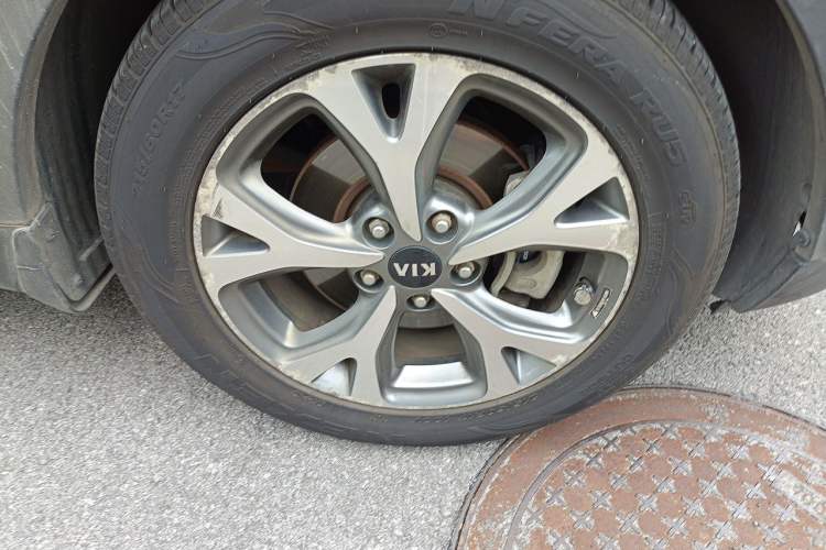 Used Kia KX3 2015 2.0L Automatic 4x4 PRM Right Front Wheel Hub