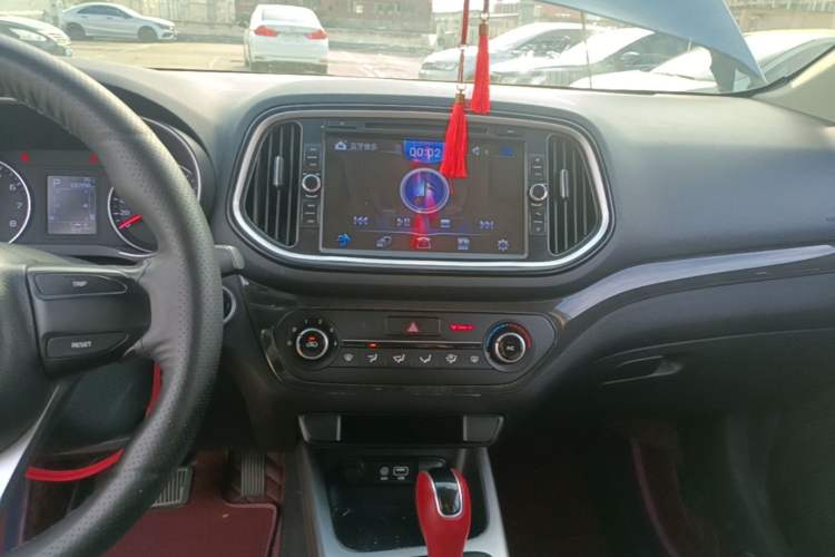 Used Kia KX3 2015 1.6T Automatic Two-Wheel Drive DLX Audio And AC Panel