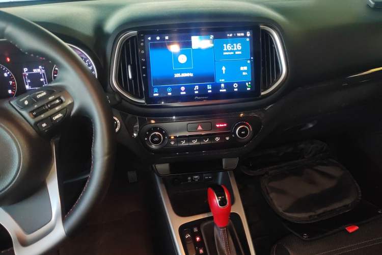 Used Kia KX3 2015 1.6T Automatic Two-Wheel Drive DLX Audio And AC Panel