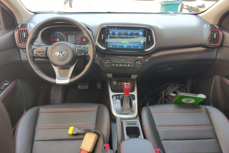 Used Kia KX3 2015 1.6T Automatic Two-Wheel Drive DLX Center Console