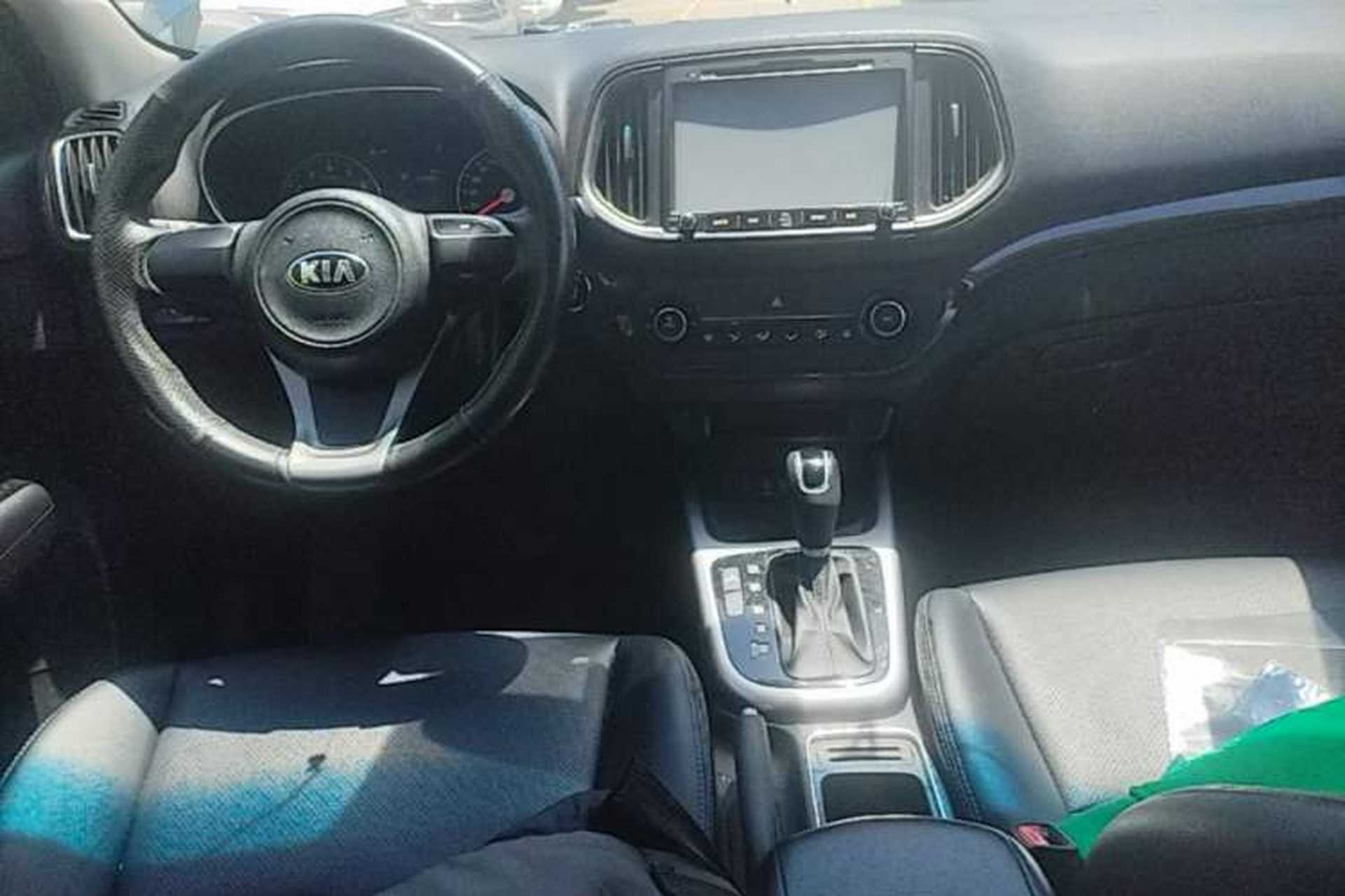 Used Kia KX3 2015 1.6L Automatic Two-Wheel Drive DLX Center Console